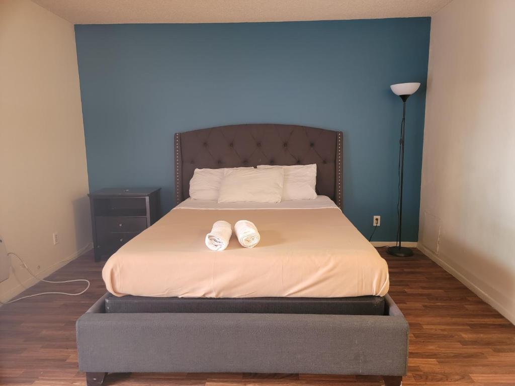 Charming Hotel Style Beverly Hills